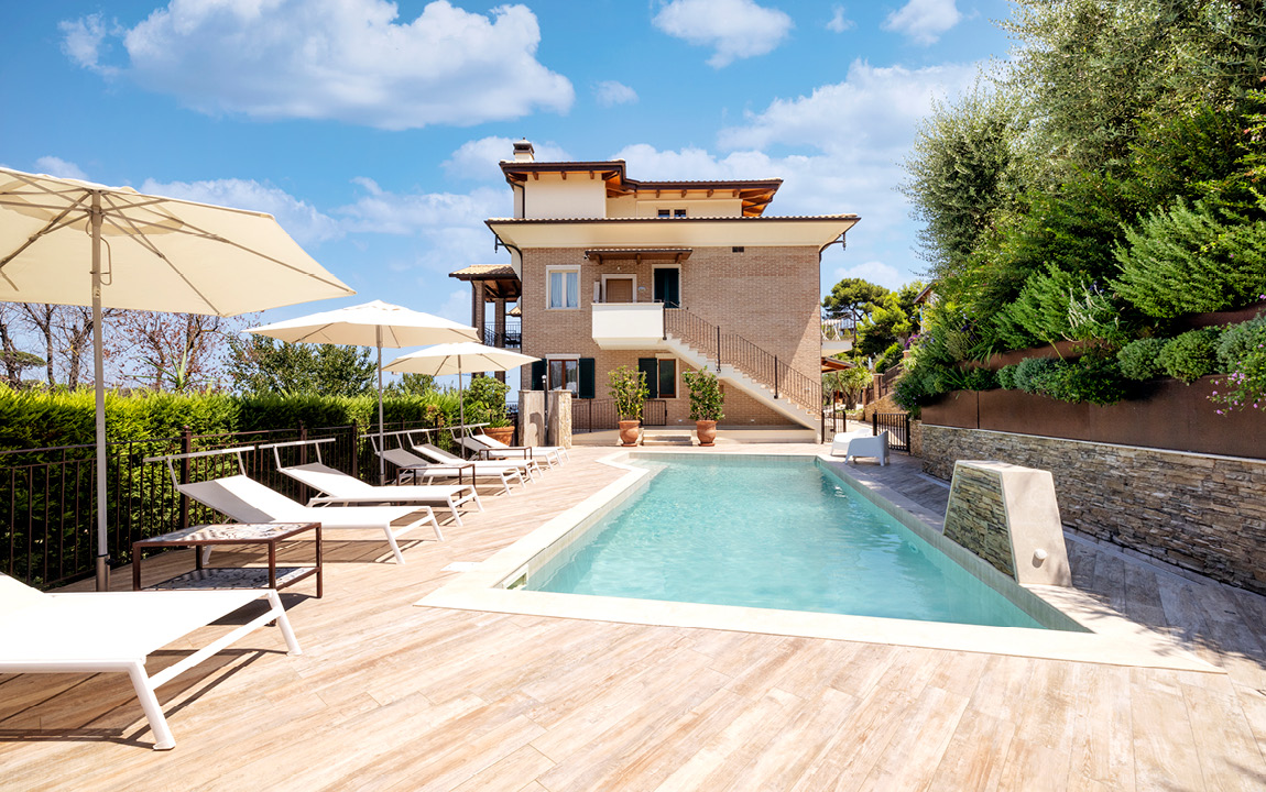 residenza-marano-piscina